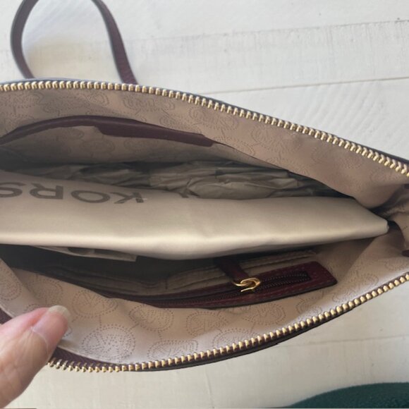 MICHAEL KORS JET SET CHAIN MESSENGER CROSSBODY LEATHER MERLOT/GOLD NWOT - Picture 9 of 16